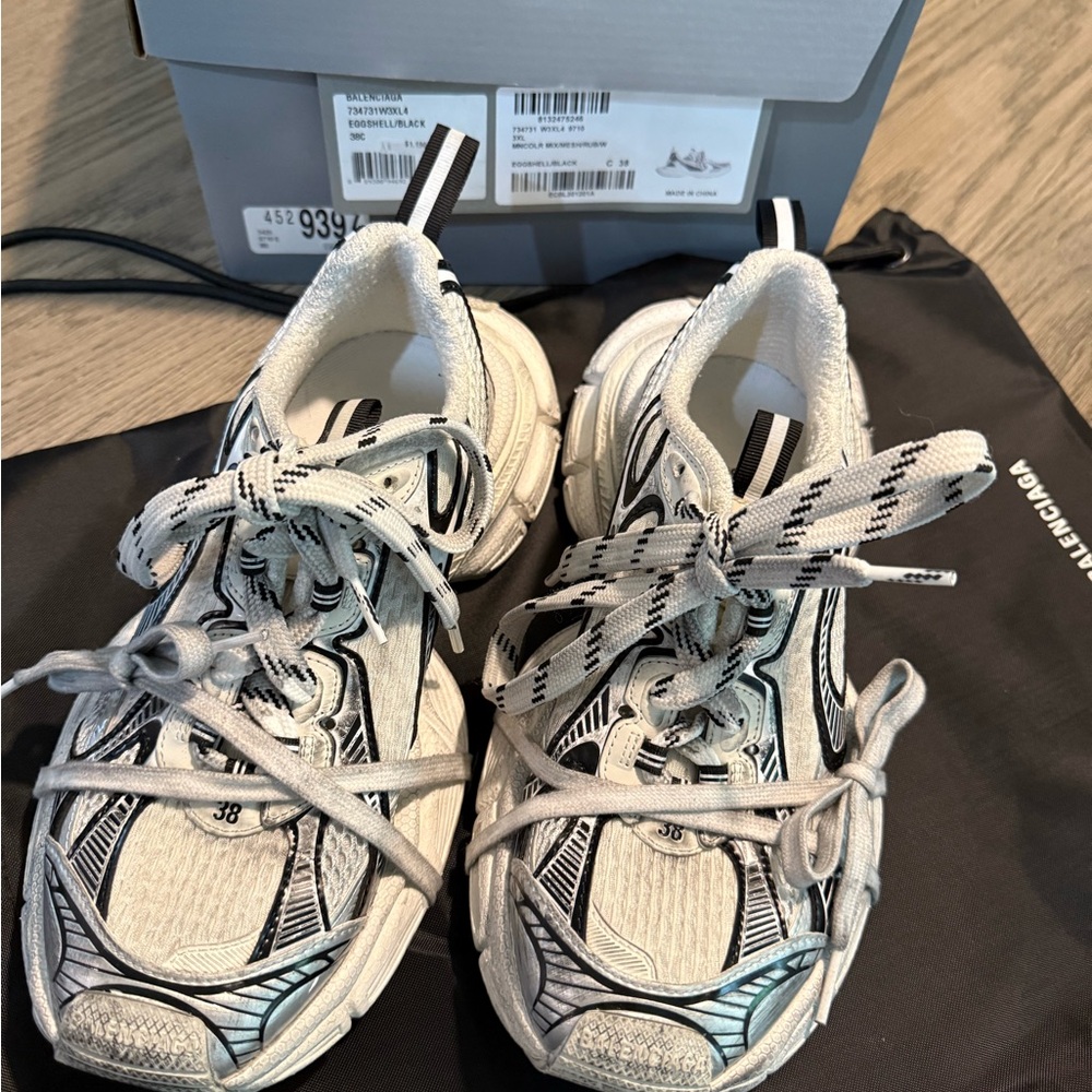 Balenciaga White and Black Sneakers Distressed Chunky Design size 38, fits 38.8